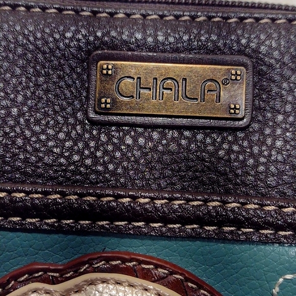 Chala Starfish Sand Dollar Convertible Phone Crossbody Bag - Picture 15 of 16